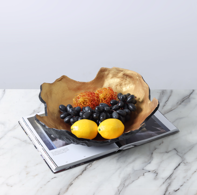 Obsidian Gold Centerpiece