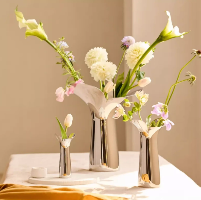 Chromium Ribbon Vase