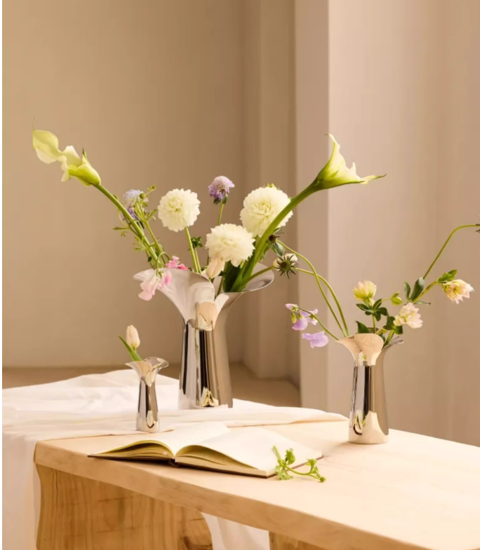 Chromium Ribbon Vase