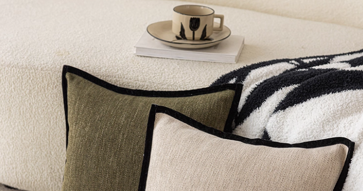 The Kichō Border Cushion